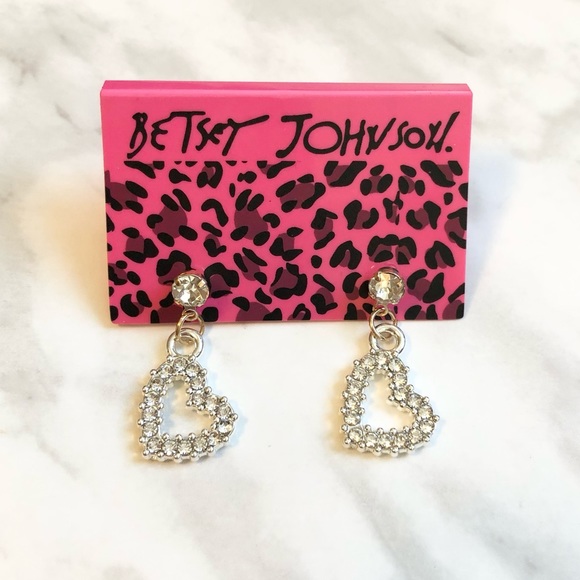 π NWT Betsey Johnson Crystal Heart Stud Earrings